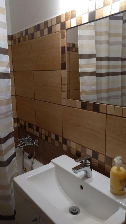 Gesztenyes Apartman Miskolc Ngoại thất bức ảnh