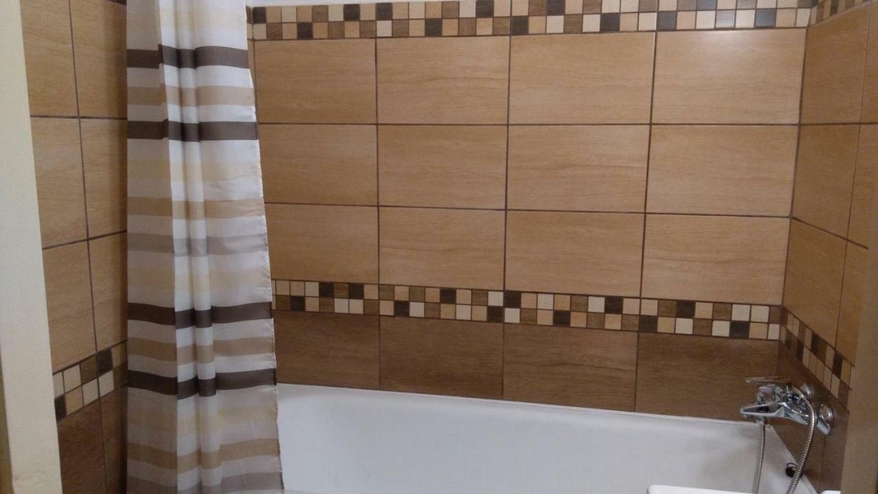 Gesztenyes Apartman Miskolc Ngoại thất bức ảnh