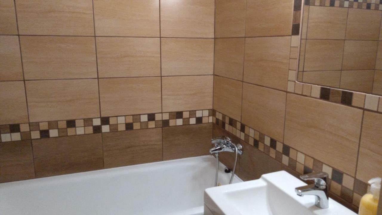 Gesztenyes Apartman Miskolc Ngoại thất bức ảnh