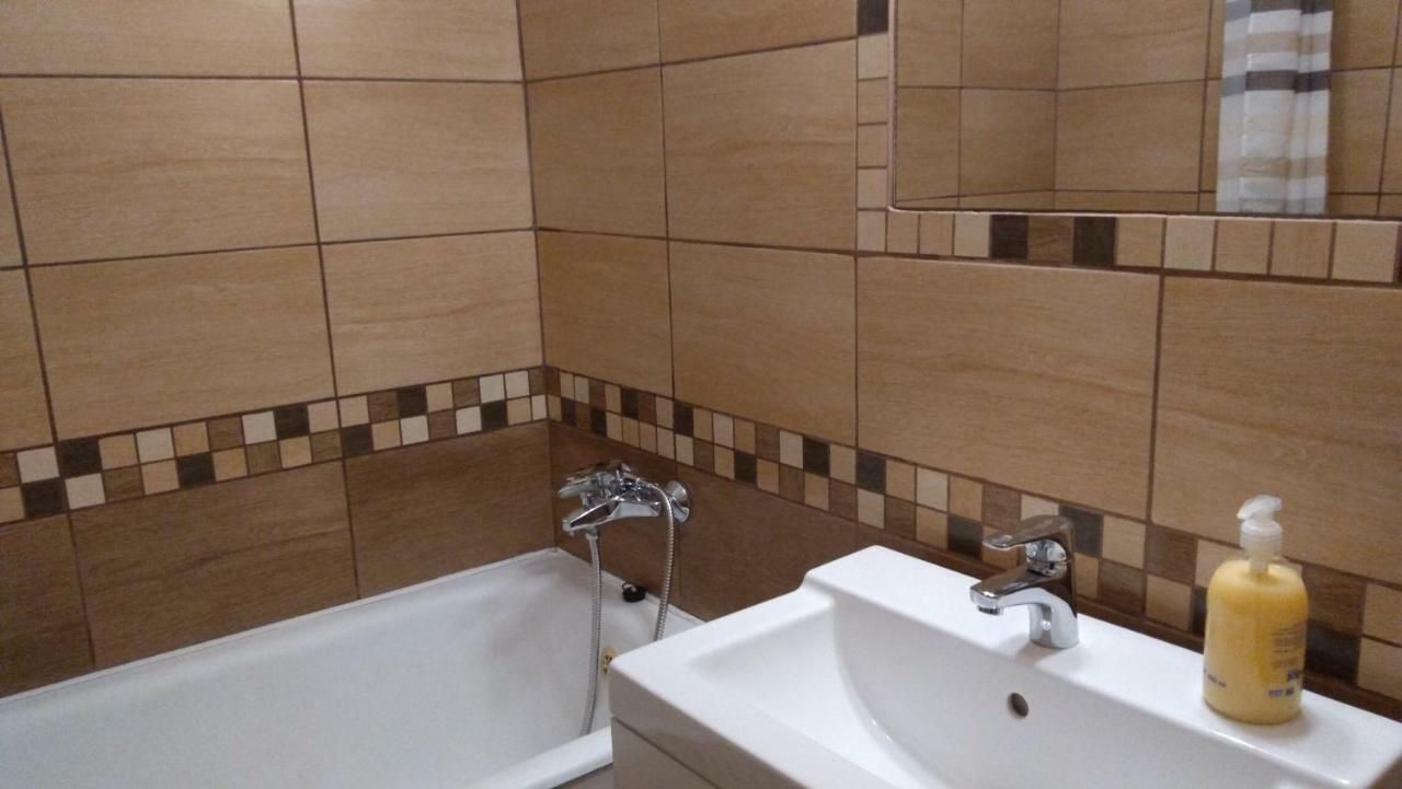 Gesztenyes Apartman Miskolc Ngoại thất bức ảnh