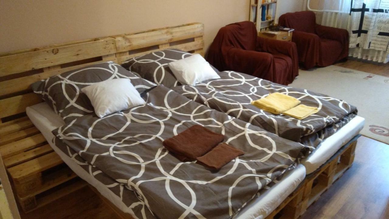 Gesztenyes Apartman Miskolc Ngoại thất bức ảnh
