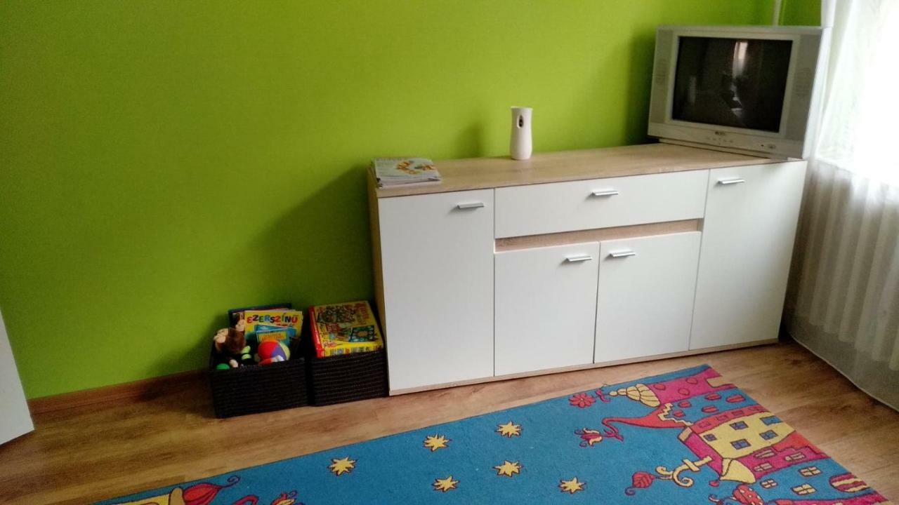 Gesztenyes Apartman Miskolc Ngoại thất bức ảnh