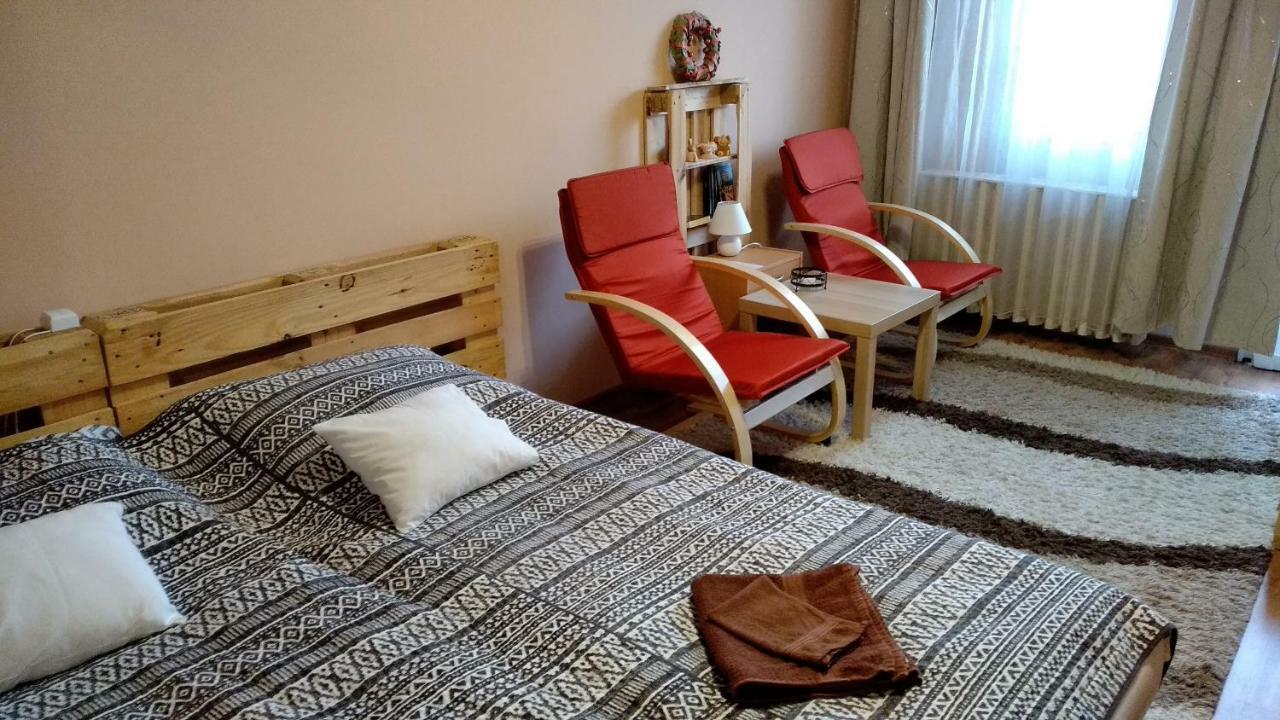 Gesztenyes Apartman Miskolc Ngoại thất bức ảnh