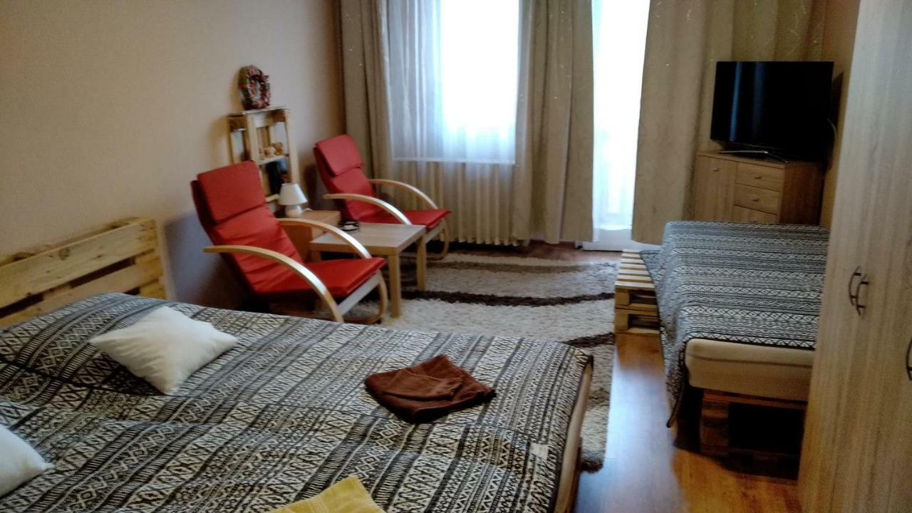 Gesztenyes Apartman Miskolc Ngoại thất bức ảnh