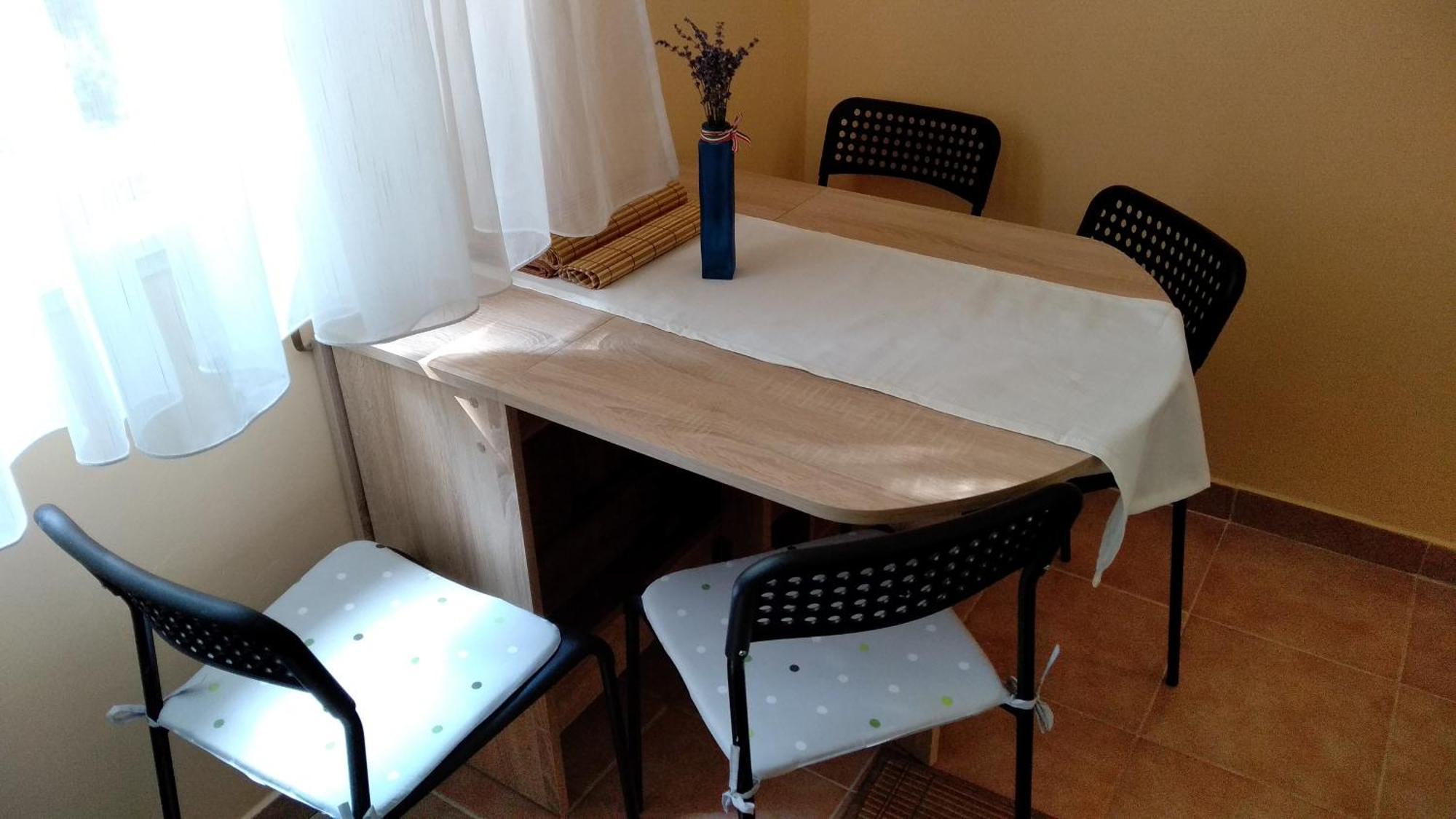 Gesztenyes Apartman Miskolc Ngoại thất bức ảnh